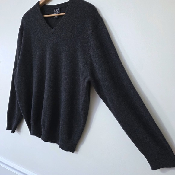 Jos A Bank 100% Cashmere Sweater Sz XL V Neck Charcoal Gray Old Money Preppy - Picture 3 of 11